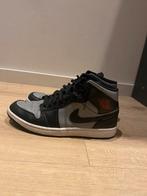 Air Jordan 1 Mid "Shadow Red" sneakers, Kleding | Heren, Schoenen, Ophalen