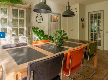 Eettafel beschikbaar voor biedingen