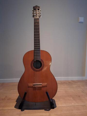 Yamaha C60 Akoestisch gitaar inclusief standaard + reistas beschikbaar voor biedingen