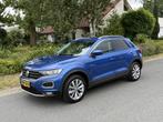 Volkswagen T-Roc 1.5 TSI Sport 150PK DSG•Trekhaak, Stof, 4 cilinders, 150 pk, Blauw