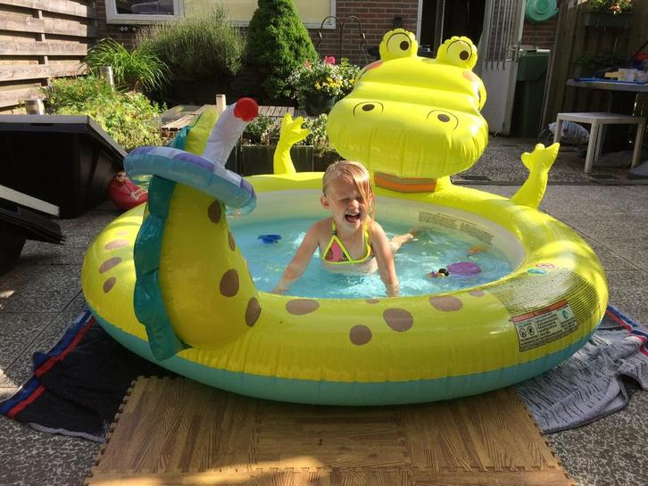 Kinder Zwembad Dino Intex maat 198 x 160 x 91 cm. Dino spuit, Kinderen en Baby's, Speelgoed | Badspeelgoed, Zo goed als nieuw