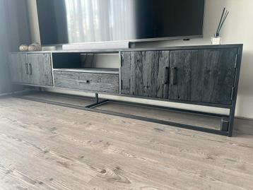 TV meubel beschikbaar voor biedingen
