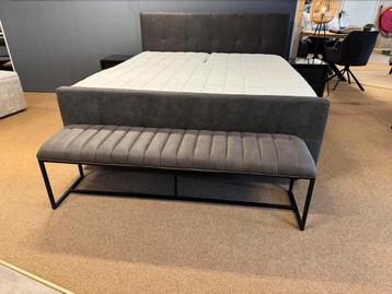 Boxspring Elektrisch 180x200 Antraciet Direct leverbaar 7111 beschikbaar voor biedingen