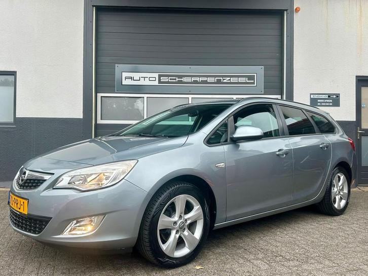 Opel Astra Sports Tourer 1.6 Turbo 180pk Cosmo | AIRCO | NAV, Auto's, Opel, Bedrijf, Te koop, Astra, ABS, Airbags, Airconditioning