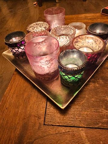 Schaal met 11 waxinelichthouders beschikbaar voor biedingen