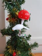 Oude antieke kerstbal melkglazen vogeltje met paddestoel, Diversen, Kerst, Ophalen of Verzenden, Gebruikt