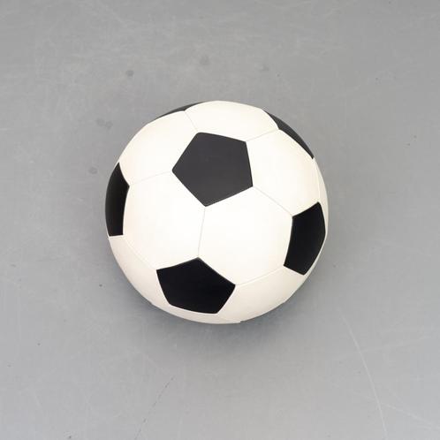 1x Montis Playtime Poef - Voetbal, Huis en Inrichting, Banken | Voetenbanken en Poefen, Zo goed als nieuw, 50 tot 75 cm, 50 tot 75 cm