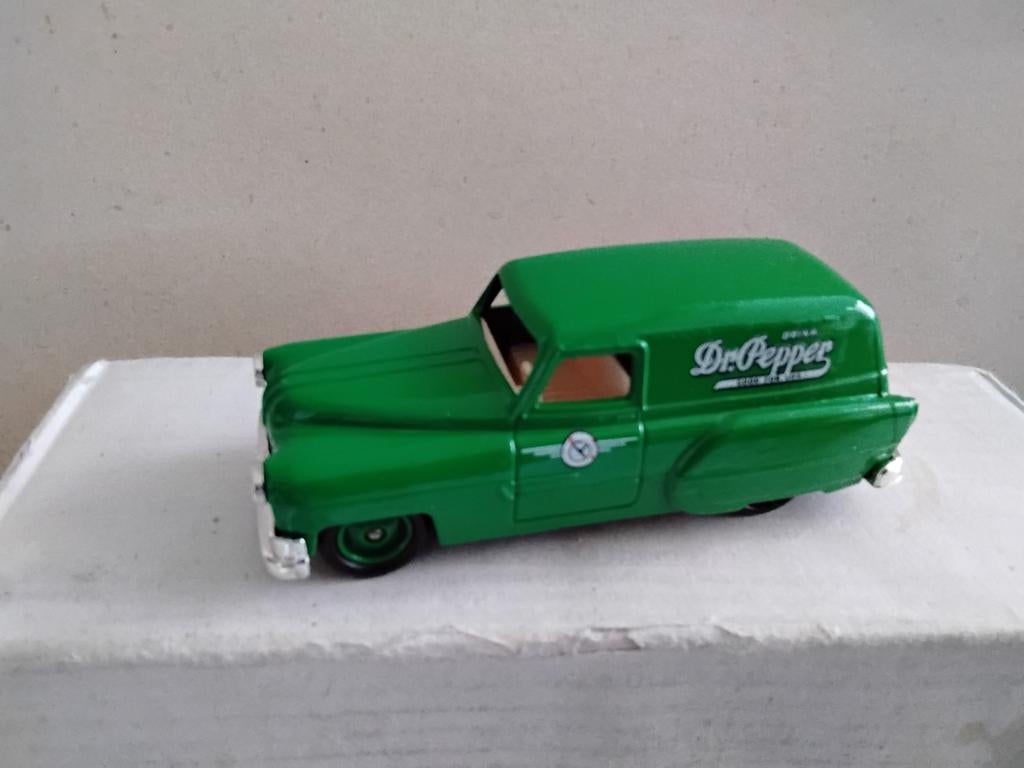GREEN  PONTIAC  DELIVERY VAN  DR PEPPER, Hobby en Vrije tijd, Modelauto's | 1:43, Ophalen of Verzenden, Auto, Overige merken