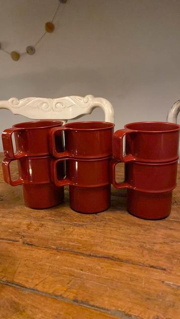 Mepal servies bekers donker rood beschikbaar voor biedingen