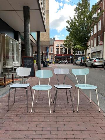 Vintage design jaren 50 / 60 stoelen, brocante keukenstoelen beschikbaar voor biedingen