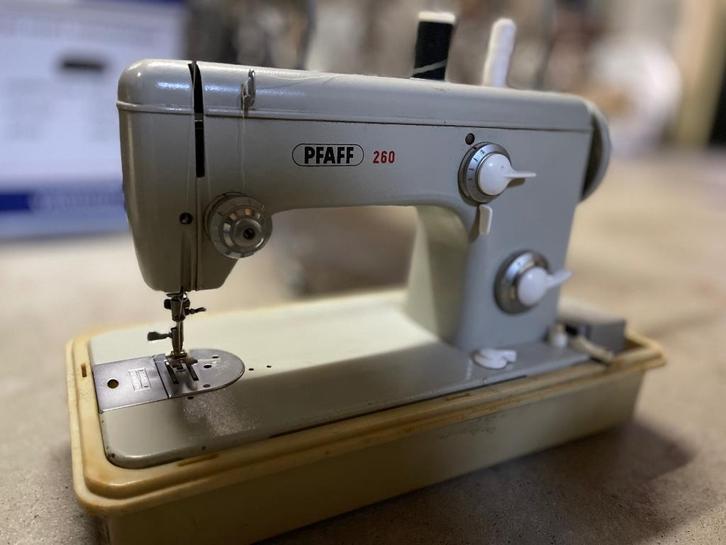 Semi Industriële naaimachine Pfaff 260, Hobby en Vrije tijd, Naaimachines en Toebehoren, Gebruikt, Naaimachine, Pfaff, Ophalen