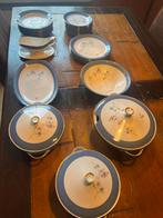Vintage Servies met Blauwe Rand en Bloemen, Antiek en Kunst, Ophalen of Verzenden