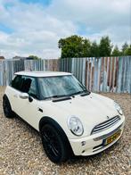 Mini 1.6 16V ONE 2007 Wit Panoramadak Airco Leer stoelverwar, Voorwielaandrijving, 15 km/l, Zwart, 4 cilinders