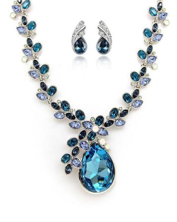 Sieraden / Juwelier set ketting + oorbellen kristal - zilver beschikbaar voor biedingen