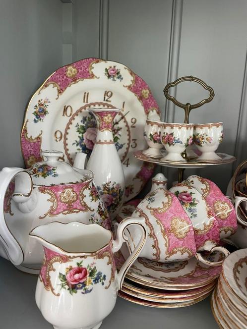 Royal Albert servies Lady Carlyle 1750€, Antiek en Kunst, Antiek | Servies compleet, Ophalen of Verzenden