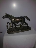 Te koop bronzen paard in weiland, Verzamelen, Beelden en Beeldjes, Ophalen of Verzenden, Zo goed als nieuw, Dier