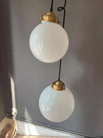 Hanglamp 2 stuks 25 en 20 cm diameter tot maximaal 1.50m beschikbaar voor biedingen