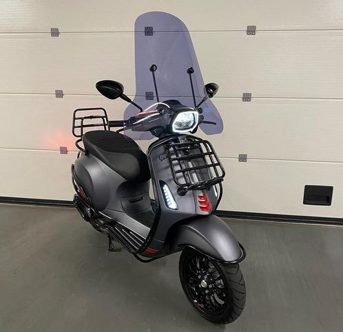 Vespa Sprint Mat Grijs 2021 Snor of Brom Vol opties Garantie, Fietsen en Brommers, Scooters | Vespa, Zo goed als nieuw, Vespa S
