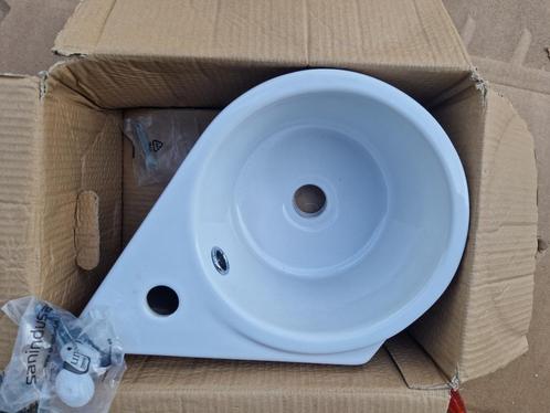 Sanindusa Reflex hoekfontein, nieuw  Ronde gedeelte 28cm, Huis en Inrichting, Woonaccessoires | Overige, Nieuw, Ophalen of Verzenden