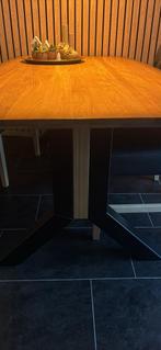 Blank eiken tafel met 2 stoen en bankje, Ophalen of Verzenden, Zo goed als nieuw, 4 tot 6 stoelen