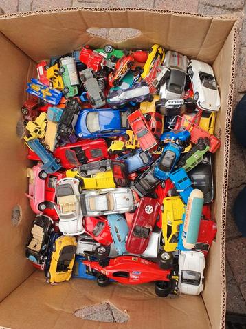 Partij Speelgoed Auto's - 133 stuks beschikbaar voor biedingen