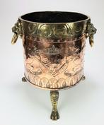 782. Koperen aker met reliëfdecor, eind 19e eeuw, Antiek en Kunst, Ophalen of Verzenden