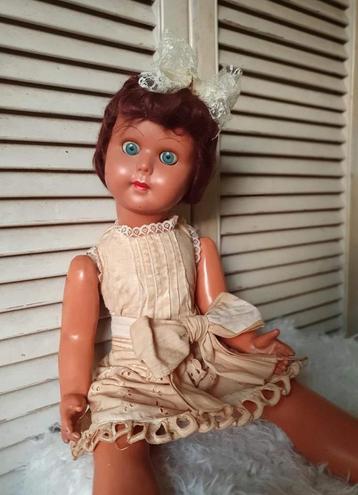 Antieke pop, brocante italiaanse ratti pop beschikbaar voor biedingen