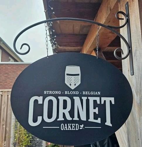 Dubbelzijdig CORNET UITHANGBORD
(incl. beugel), Verzamelen, Biermerken, Nieuw, Reclamebord, Plaat of Schild, Overige merken, Ophalen of Verzenden