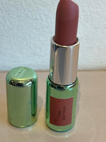 Clinique Longwear Lipstick   Kleur: petal pop satin beschikbaar voor biedingen