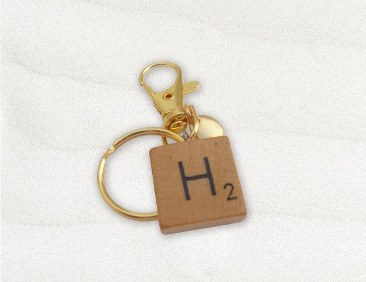 Dome’s Design: Scrabble Bag Charm/sleutelhanger (H – goud), Verzamelen, Sleutelhangers, Nieuw, Merk, Ophalen of Verzenden