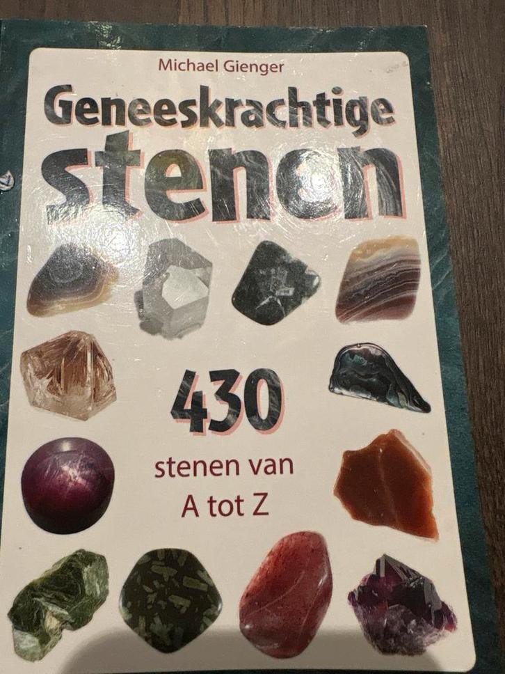 Geneeskrachtige stenen - 430 stenen van A tot Z, Boeken, Wetenschap, Zo goed als nieuw, Natuurwetenschap, Ophalen of Verzenden