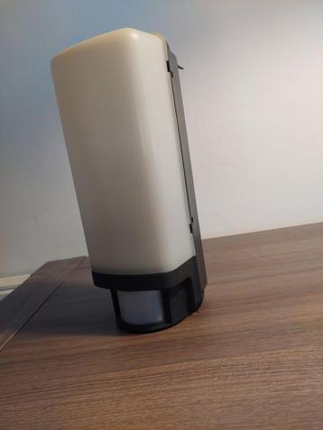 Buitenlamp met sensor