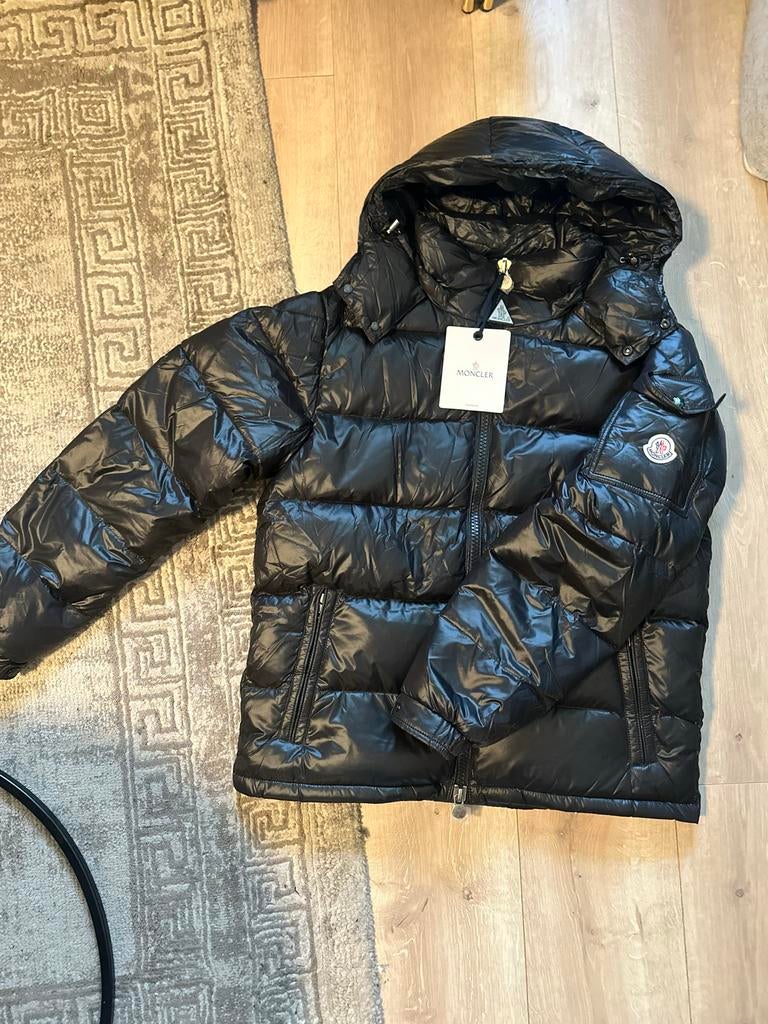 Moncler Maya Jas - Stijlvol en Warm!, Ophalen of Verzenden, Zo goed als nieuw, Maat 48/50 (M), Zwart
