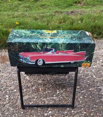 Maisto Cadillac Eldorado Biaritz 1:12 Modelauto beschikbaar voor biedingen