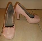 Tamaris pumps maat 38 trouwpumps burlesque 60's stijl ZGAN, Tamaris, Pumps, Verzenden, Zo goed als nieuw