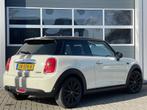 Mini 1.5 Cooper Serious Business | Navi | Xenon | Keyless |, Voorwielaandrijving, 136 pk, Gebruikt, 4 stoelen