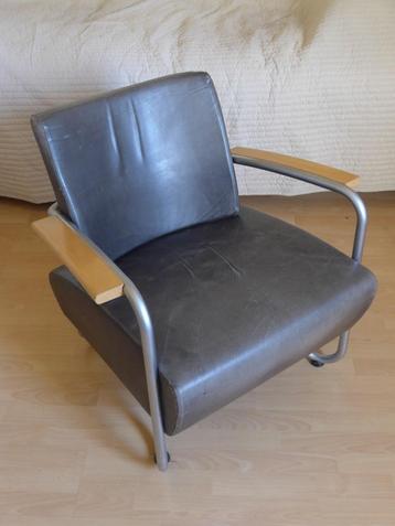Vintage Leren Fauteuil beschikbaar voor biedingen