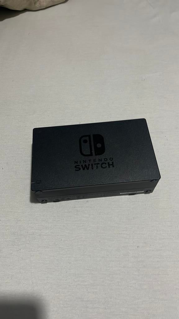 Switch, Spelcomputers en Games, Spelcomputers | Nintendo Switch, Ophalen, Met games, Zo goed als nieuw, Zonder controller