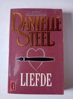 Liefde - Danielle Steel, Ophalen of Verzenden, Zo goed als nieuw