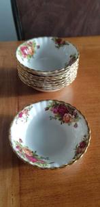 Royal Albert Old Country Roses kop en schotel. 150,00 euro, Ophalen of Verzenden