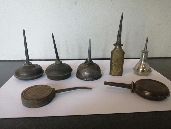 MOOIE VERZAMELING OUDE OLIE SPUITEN 7 STUKS BIJELKAAR, Antiek en Kunst, Antiek | Gereedschap en Instrumenten, Ophalen of Verzenden