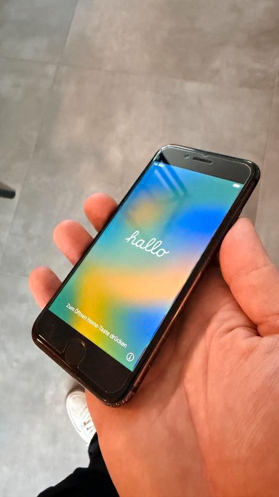 iPhone 8 - Krasvrij scherm, zijkanten beschadigd, Telecommunicatie, Mobiele telefoons | Apple iPhone, Gebruikt, Zonder abonnement