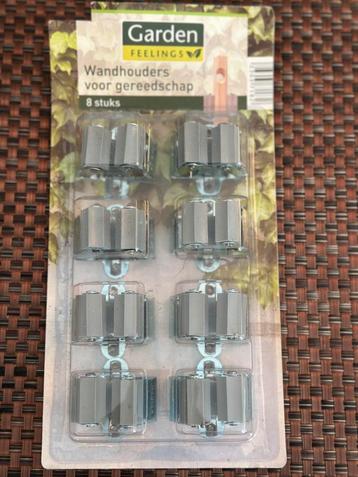 Wandhouders voor (tuin)gereedschap beschikbaar voor biedingen