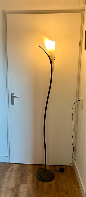 Elegante Vloerlamp Bloem Design met Dimmer beschikbaar voor biedingen