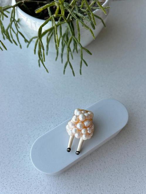 Real pearl designer brooche, Sieraden, Tassen en Uiterlijk, Broches, Zo goed als nieuw, Overige materialen, Wit, Minder dan 4 cm