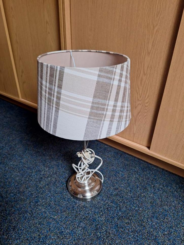 Twee Schemerlampen met Trekkoord, Huis en Inrichting, Lampen | Vloerlampen, Gebruikt, Minder dan 100 cm, Metaal, Stof, Ophalen