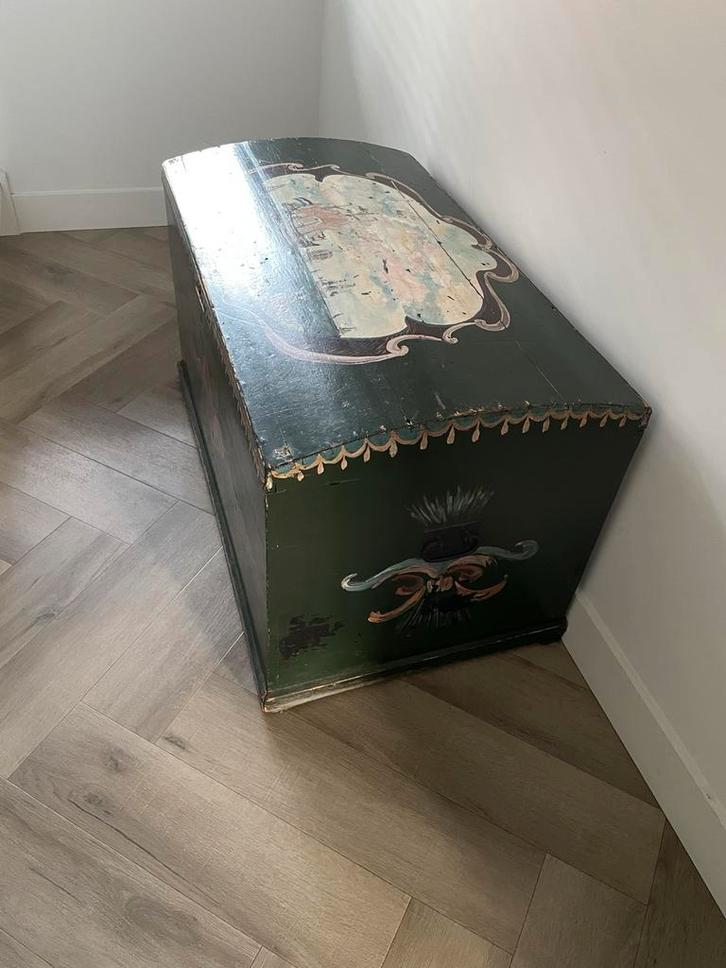 Antieke beschilderde dekenkist met bloemmotief, Antiek en Kunst, Antiek | Meubels | Kasten, Ophalen