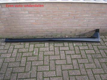 linker sideskirt A4 avant 8W beschikbaar voor biedingen