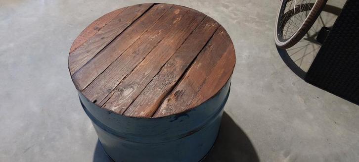 Unieke industriële bijzettafel van vat, Huis en Inrichting, Tafels | Bijzettafels, Gebruikt, Rond, Ophalen