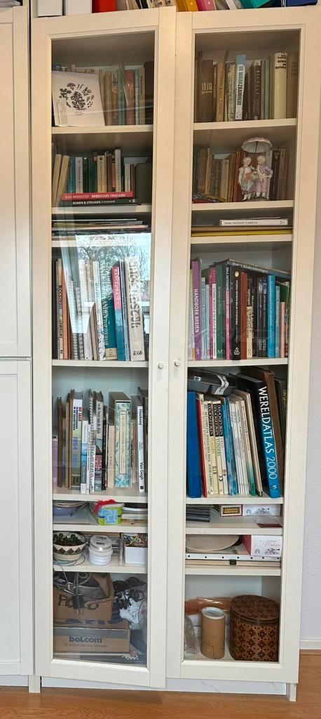 Billy ikea boekenkast met oxberg glazen deuren, Huis en Inrichting, Kasten | Boekenkasten, Gebruikt, 50 tot 100 cm, 150 tot 200 cm
